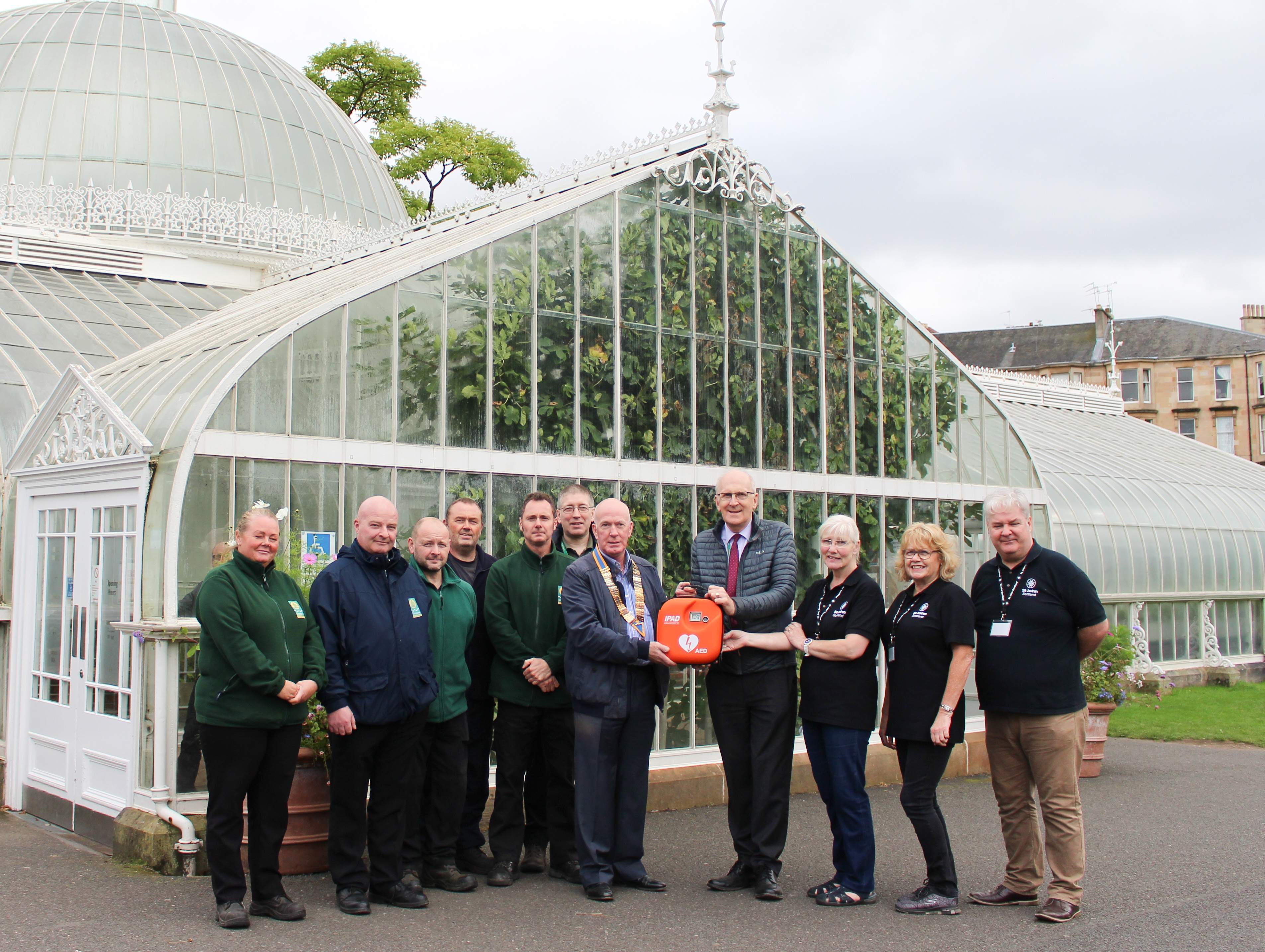 Photo of Glasgow botanic gardens receiving a defibrillator 