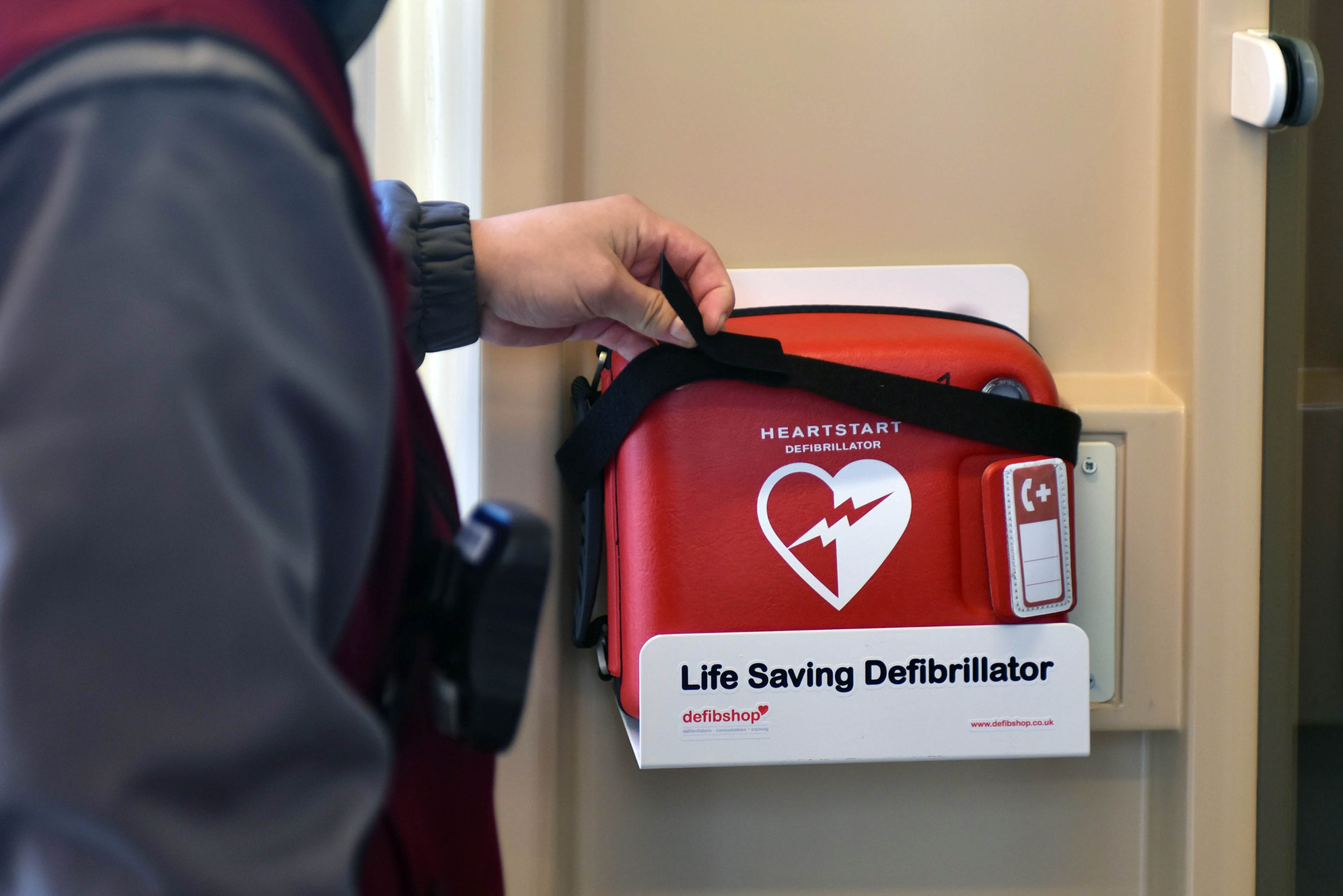 Photo of a defibrillator 